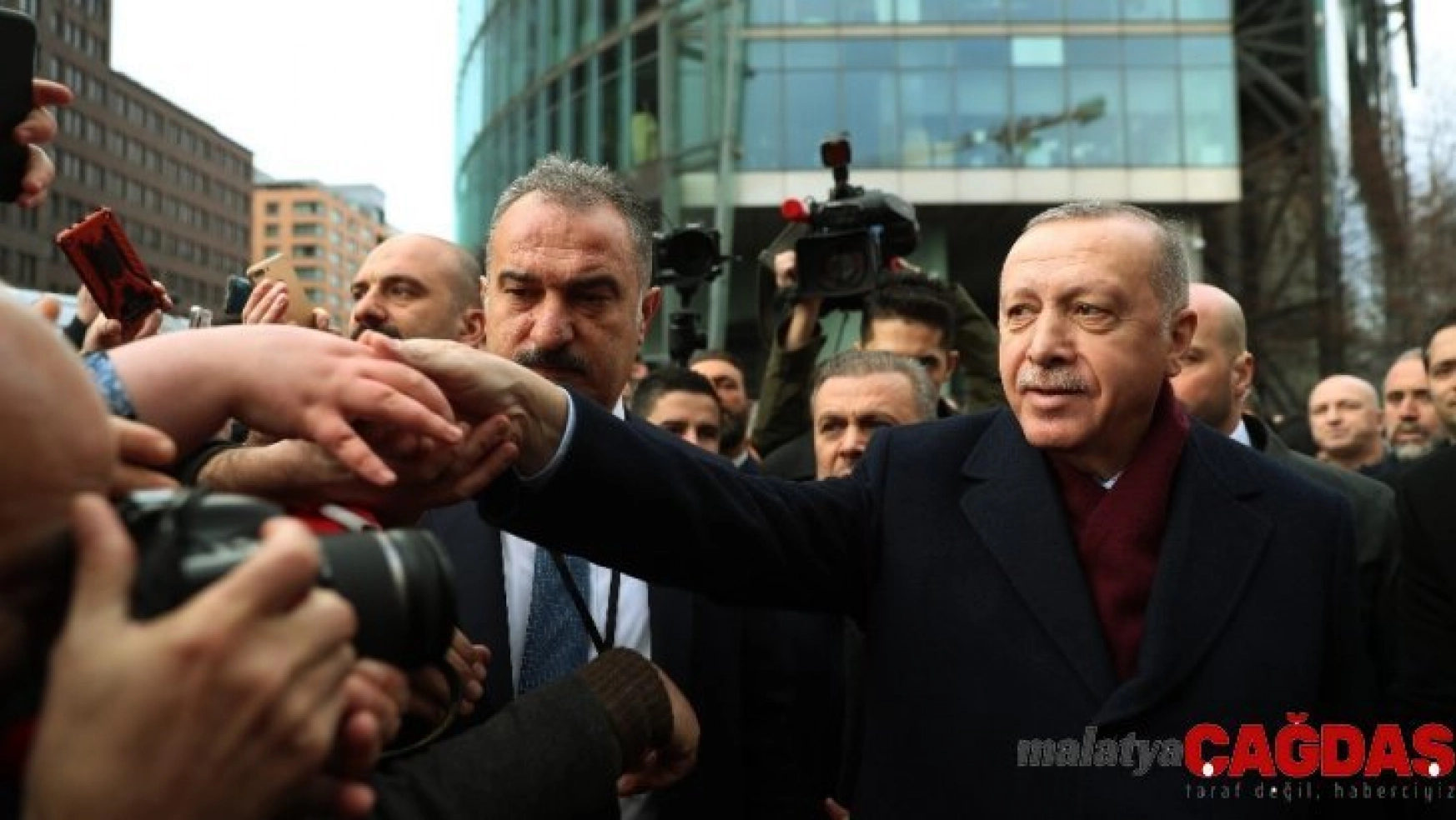 Cumhurbaşkanı Erdoğan'a Almanya'daki Türklerden sevgi gösterisi