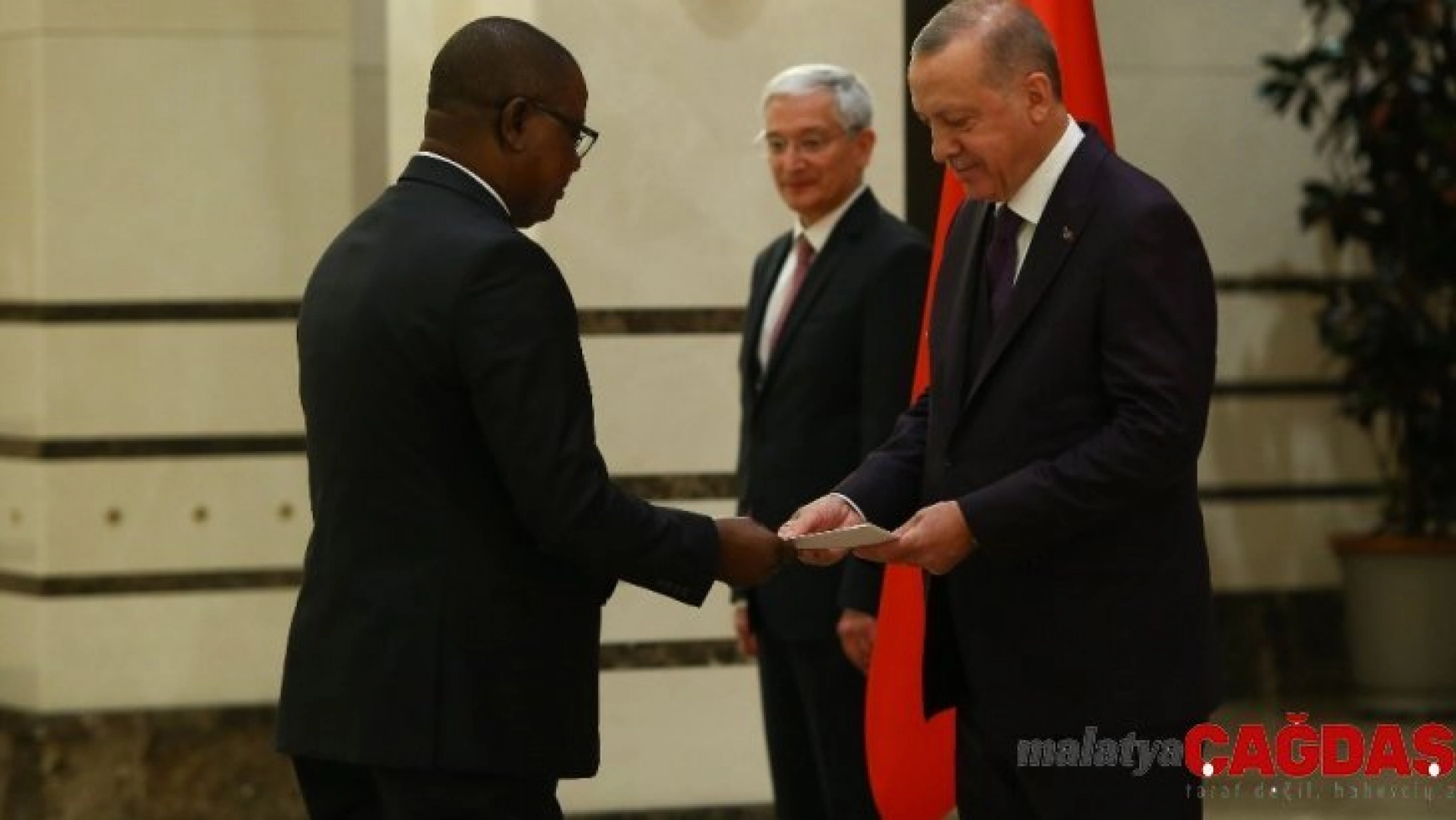 Cumhurbaşkanı Erdoğan Burundi Büyükelçisi Bikebako'yu kabul etti