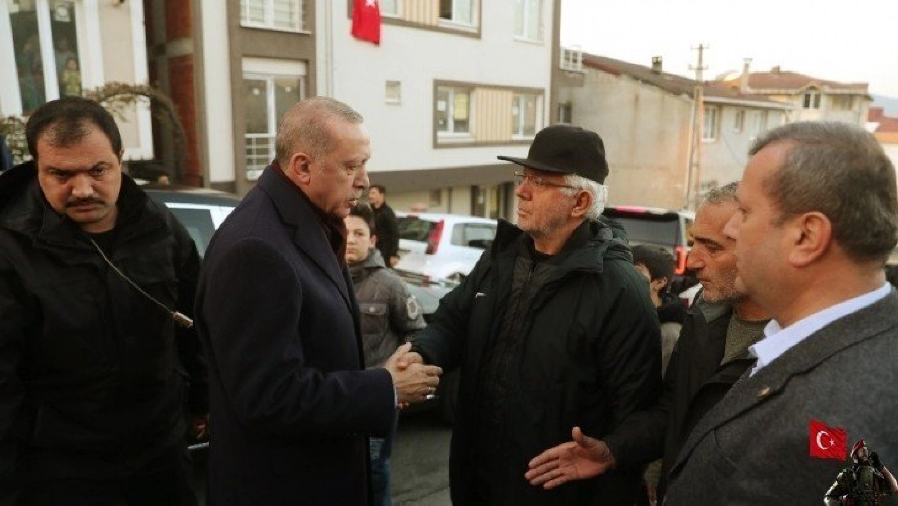 Cumhurbaşkanı Erdoğan'dan İdlib şehidinin evine ziyaret