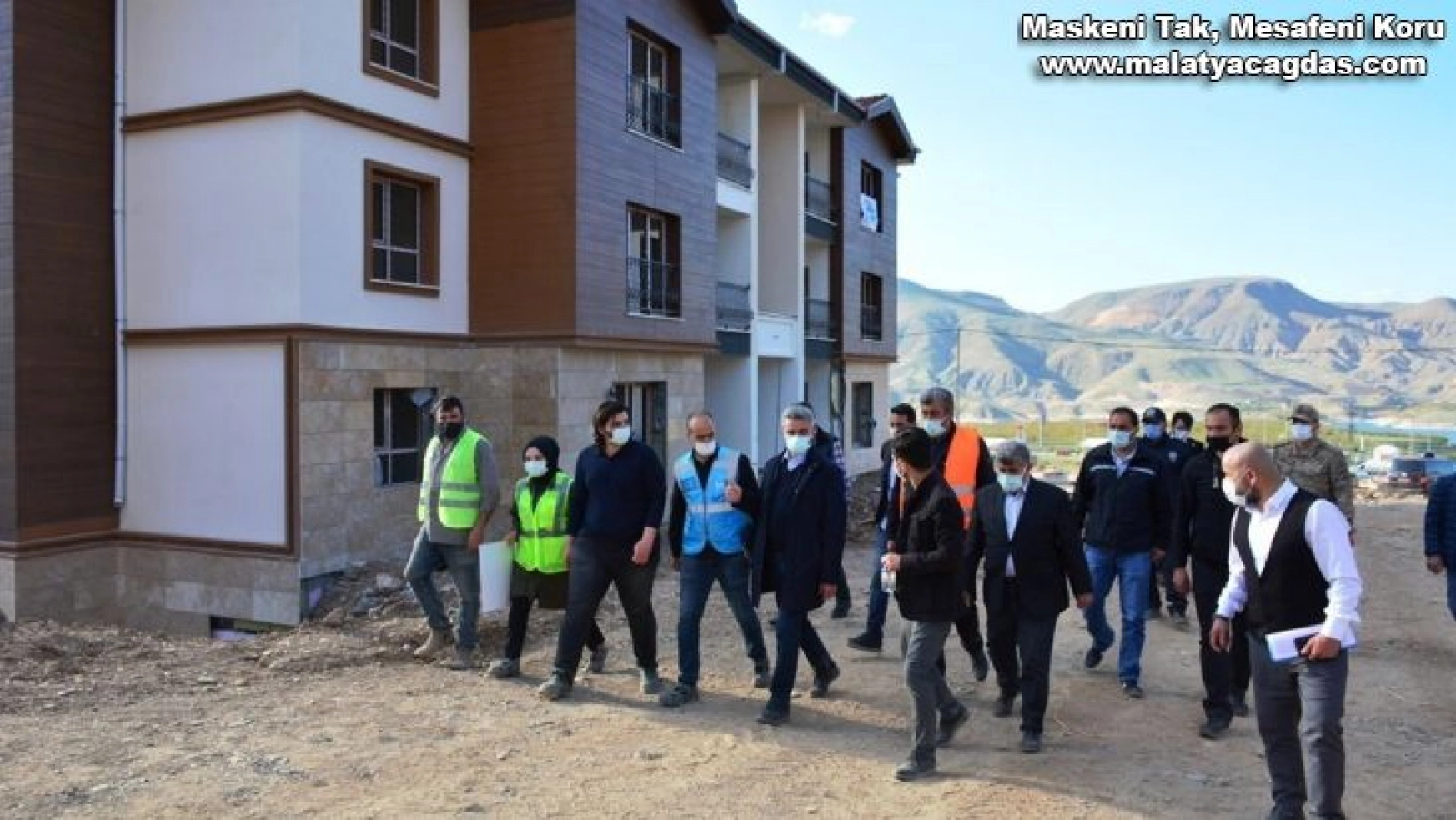 Deprem evleri tamamlanıyor