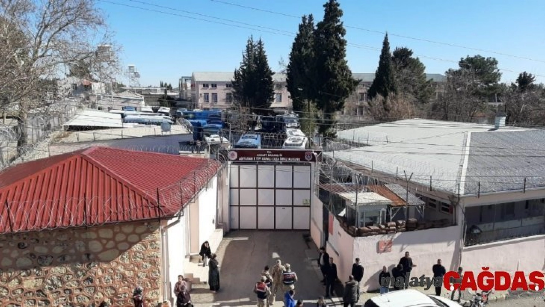 Depremde hasar gören Adıyaman cezaevinde tahliye hazırlıkları