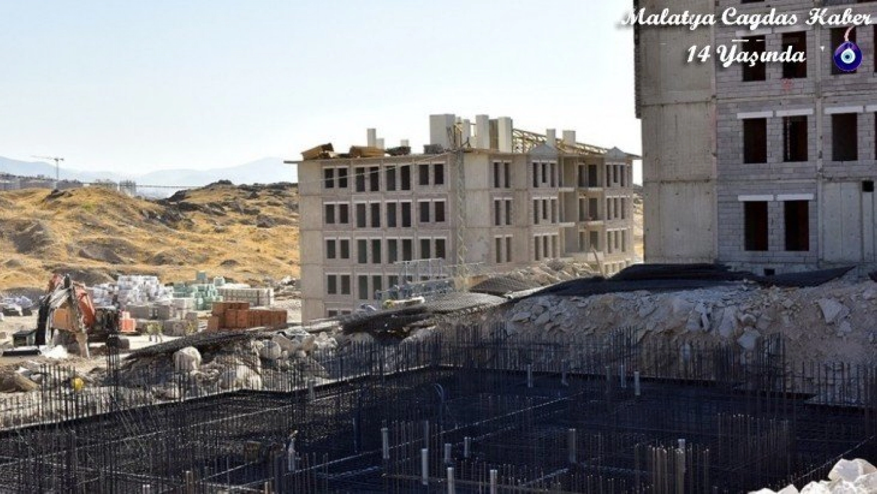 Depremzedeler için yapılan konutların inşaatları yükseliyor