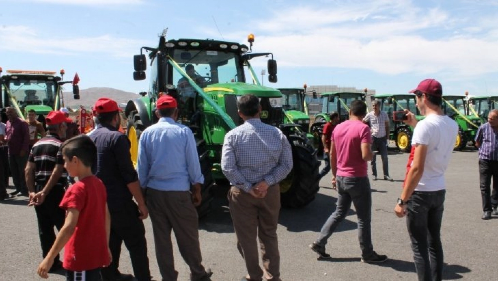 Dev traktör tarım fuarının ilgi odağı oldu