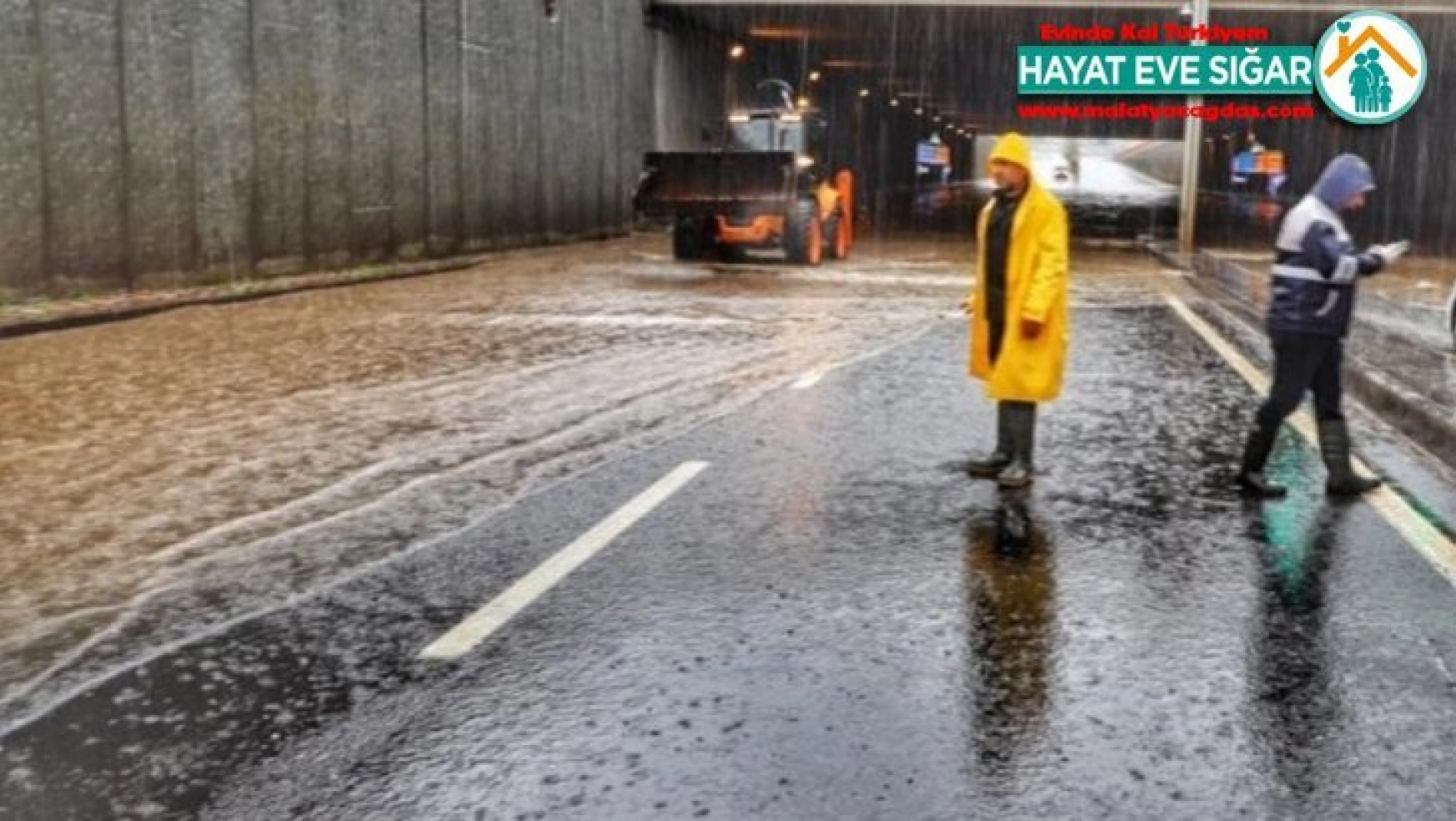 DİSKİ, sağanak yağış nedeniyle 21 ekip ve 55 personelle çalışma yaptı