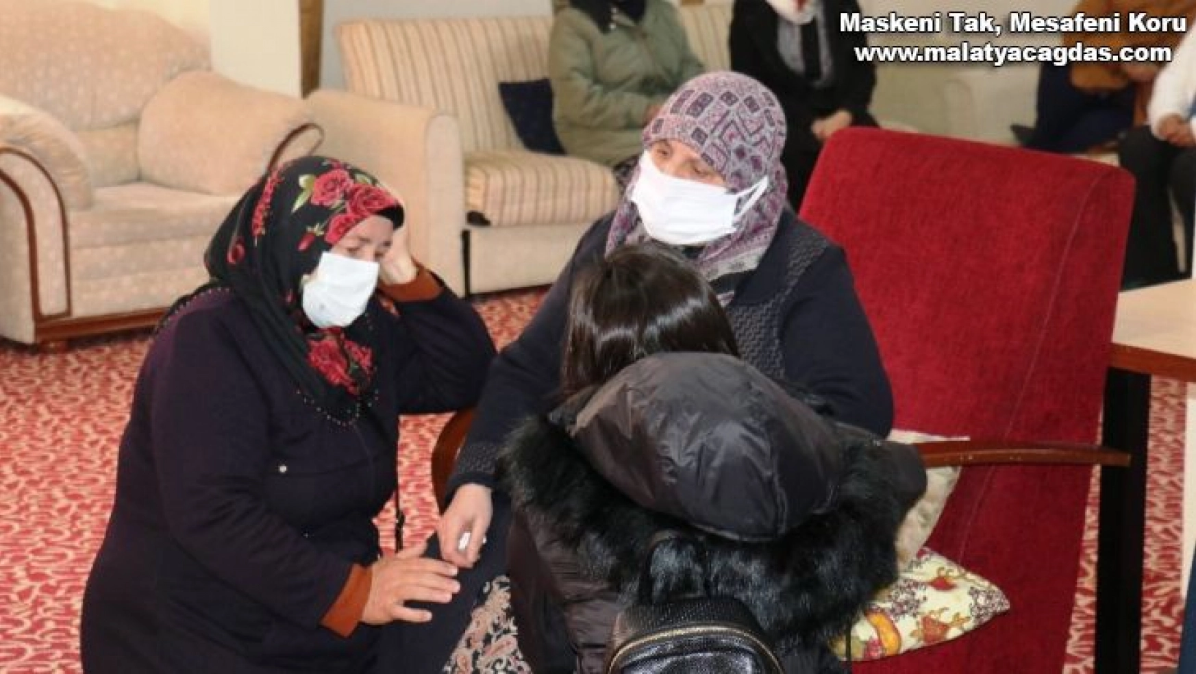 Diyarbakır annelerinden Malatyalı şehidin ailesine taziye ziyareti