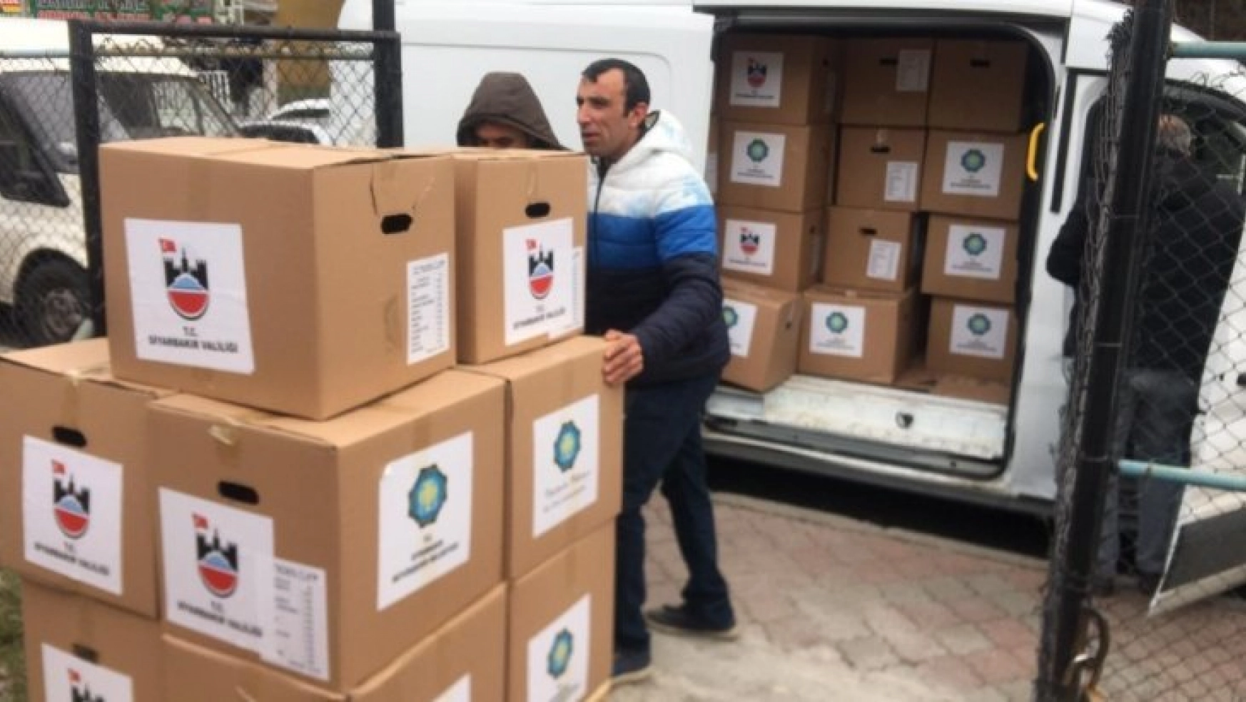 Diyarbakır Büyükşehir Belediyesi'nden Elazığ'a gıda yardımı