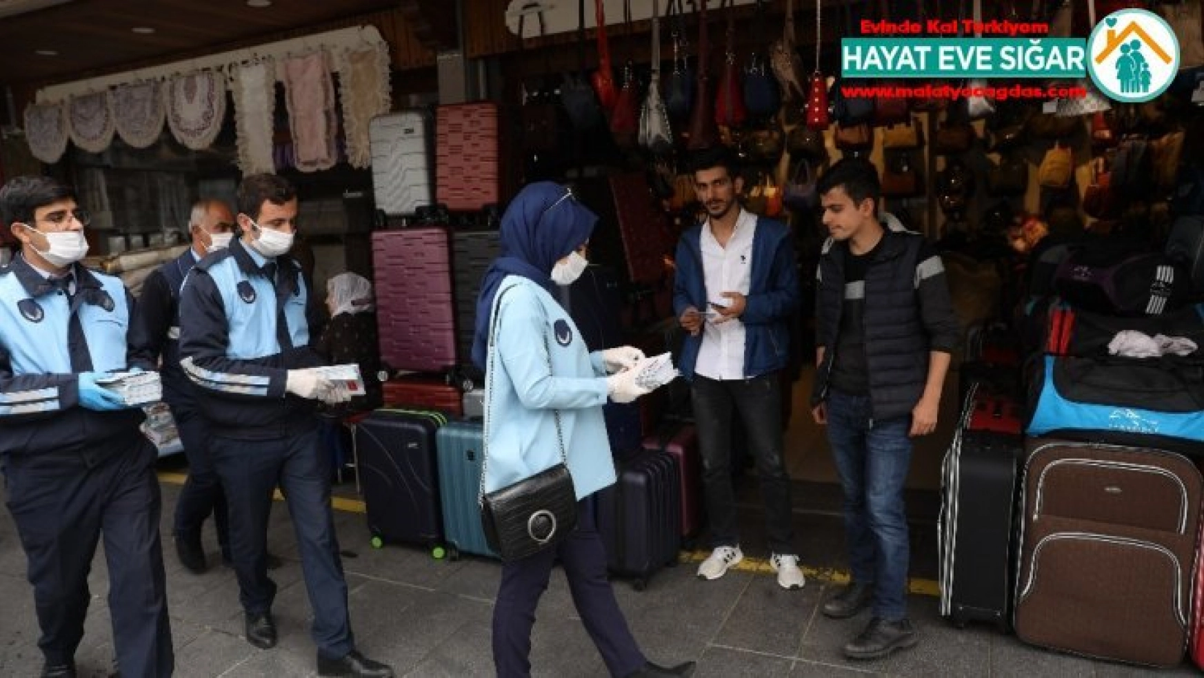 Diyarbakır'da esnaf ve vatandaşlara korona virüs bilgilendirmesi