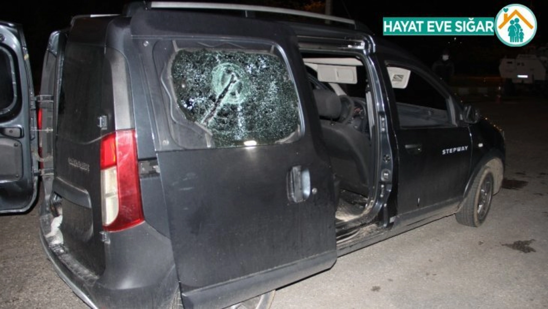 Diyarbakır'da iki grup arasında sopalı, bıçaklı kavga: 2'si ağır 3 yaralı