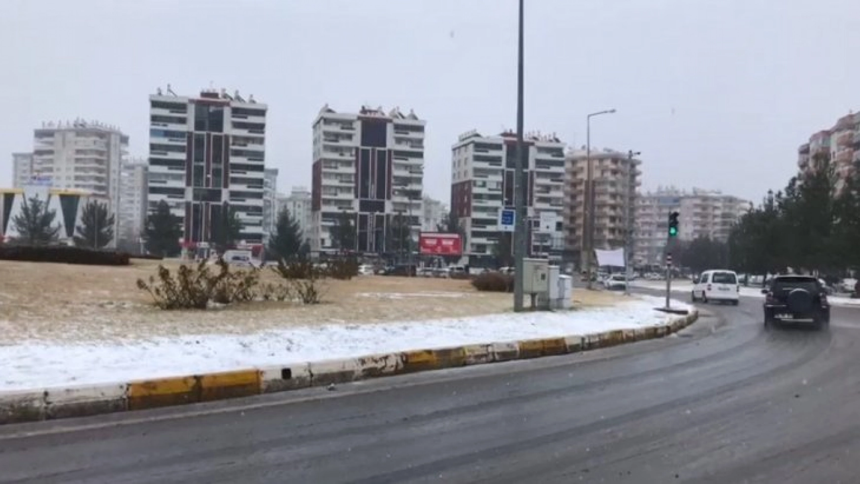 Diyarbakır'da kar yağışı hayatı olumsuz etkiledi