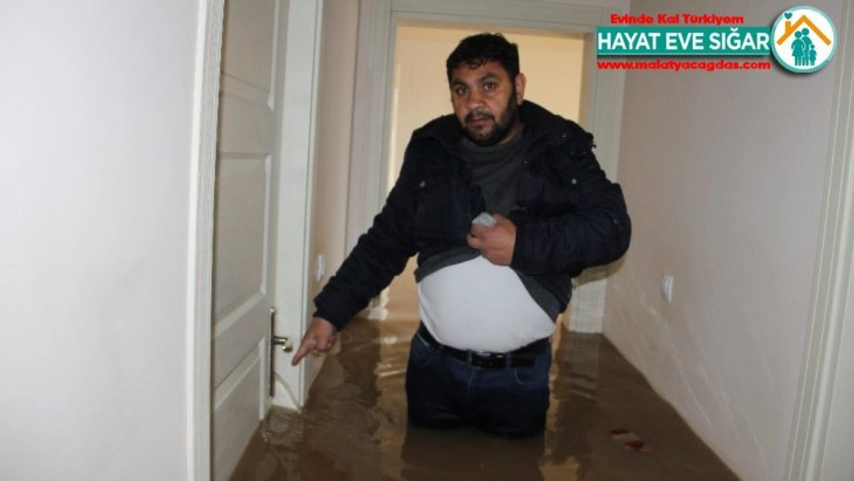 Diyarbakır'da sağanak yağış nedeni ile evler su altında kaldı