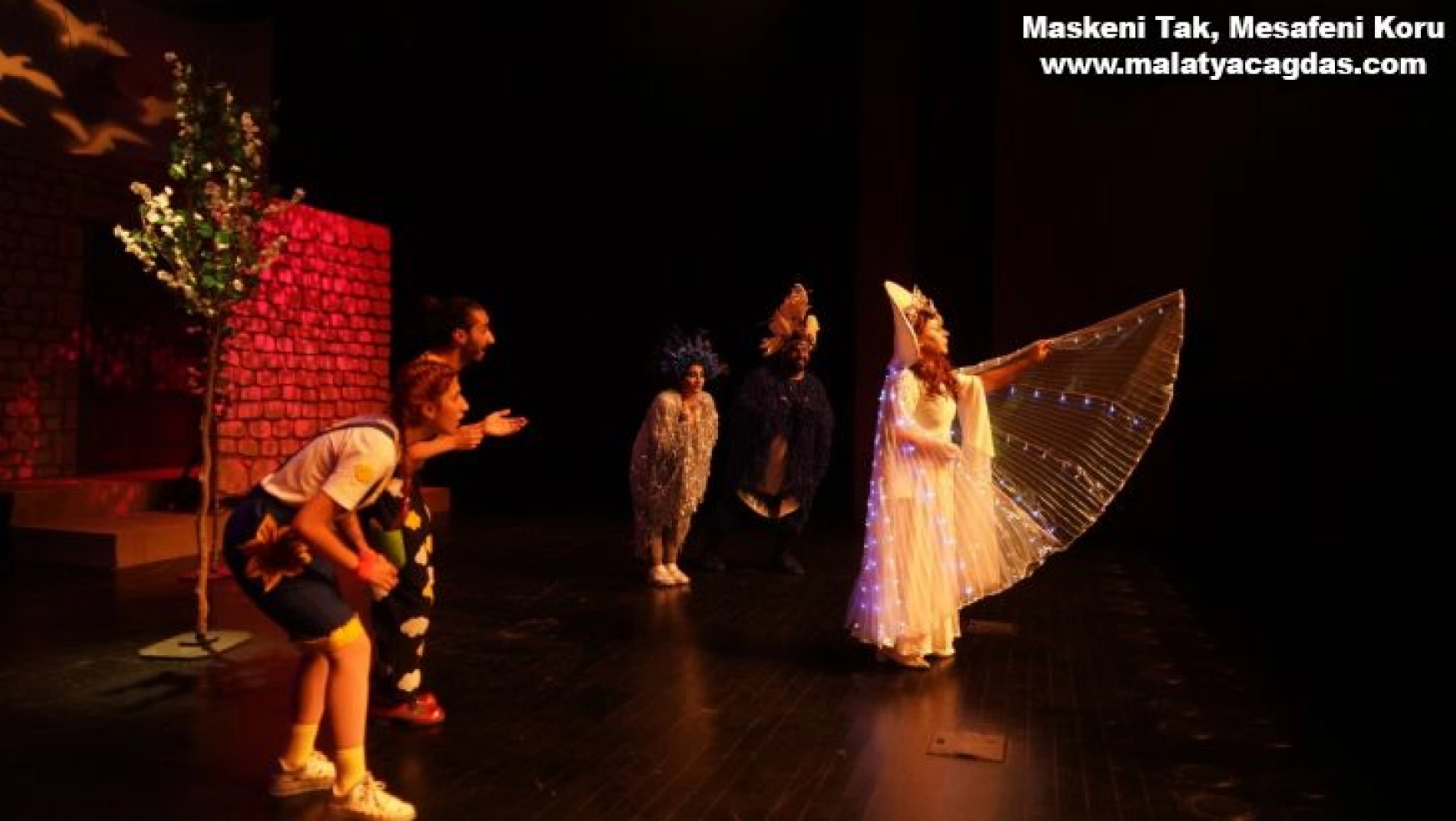 Diyarbakır'da Şehir Tiyatroları perdelerini açıyor