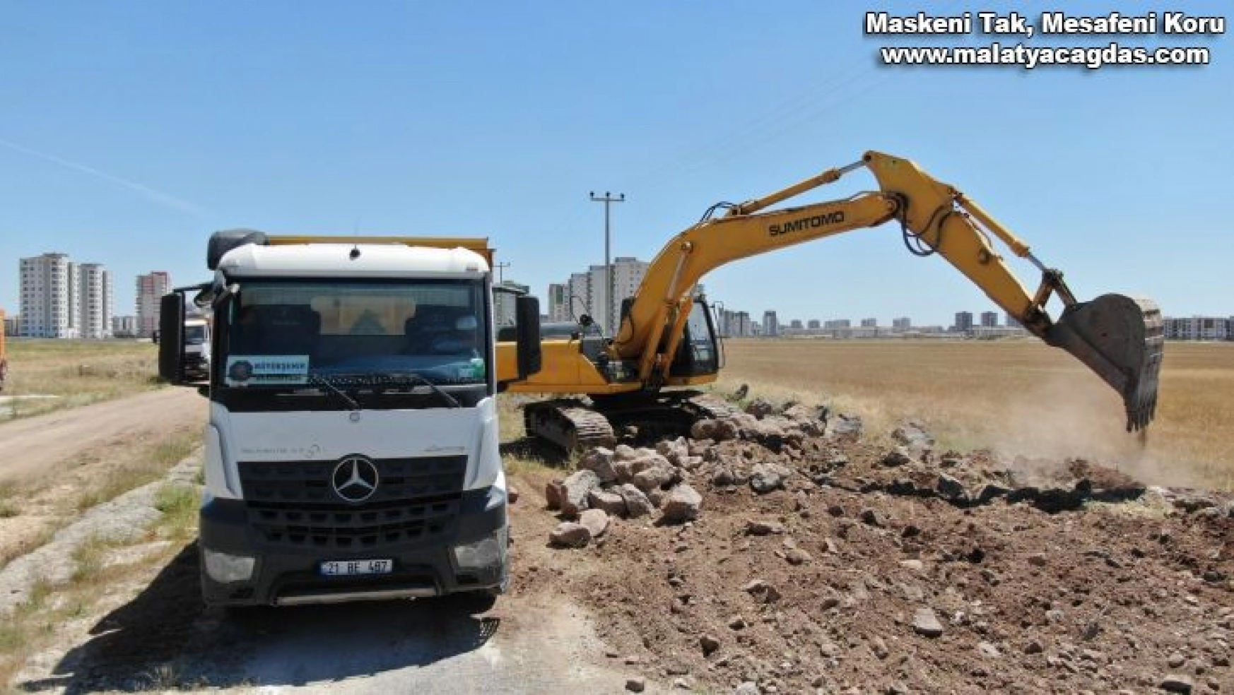 Diyarbakır'da yeni bulvar ve bağlantı yolları inşa ediyor
