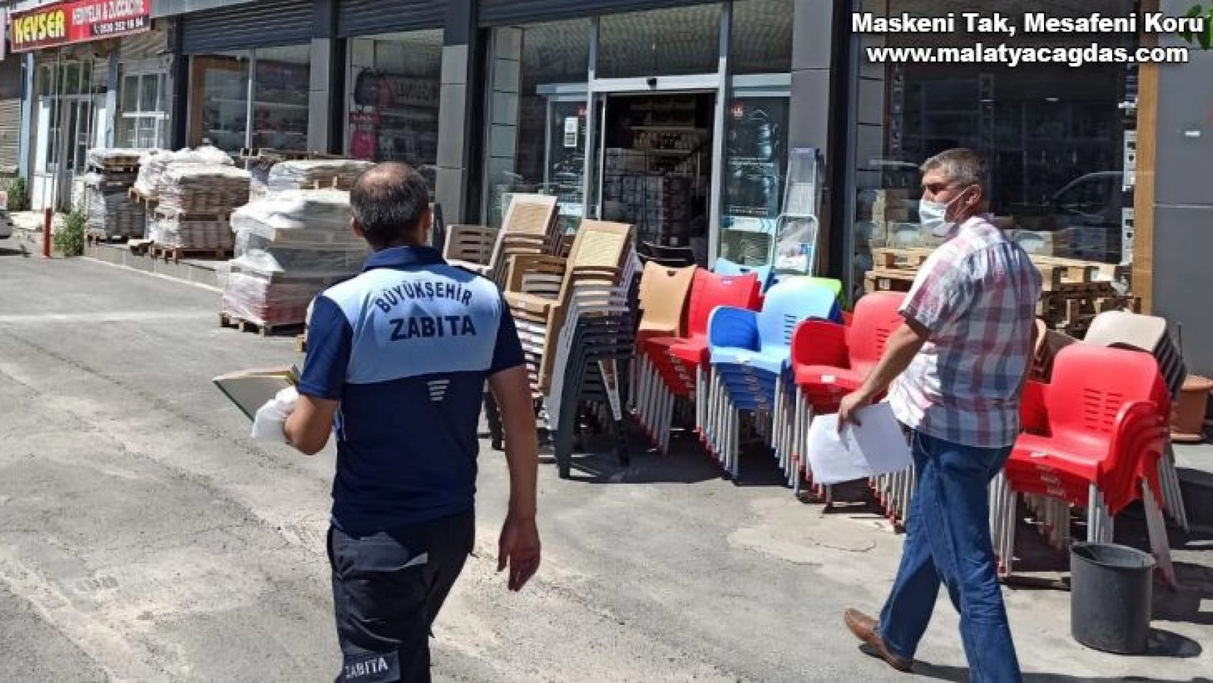 Diyarbakır'da zabıta ekipleri işyerlerinde ruhsat denetimi yaptı
