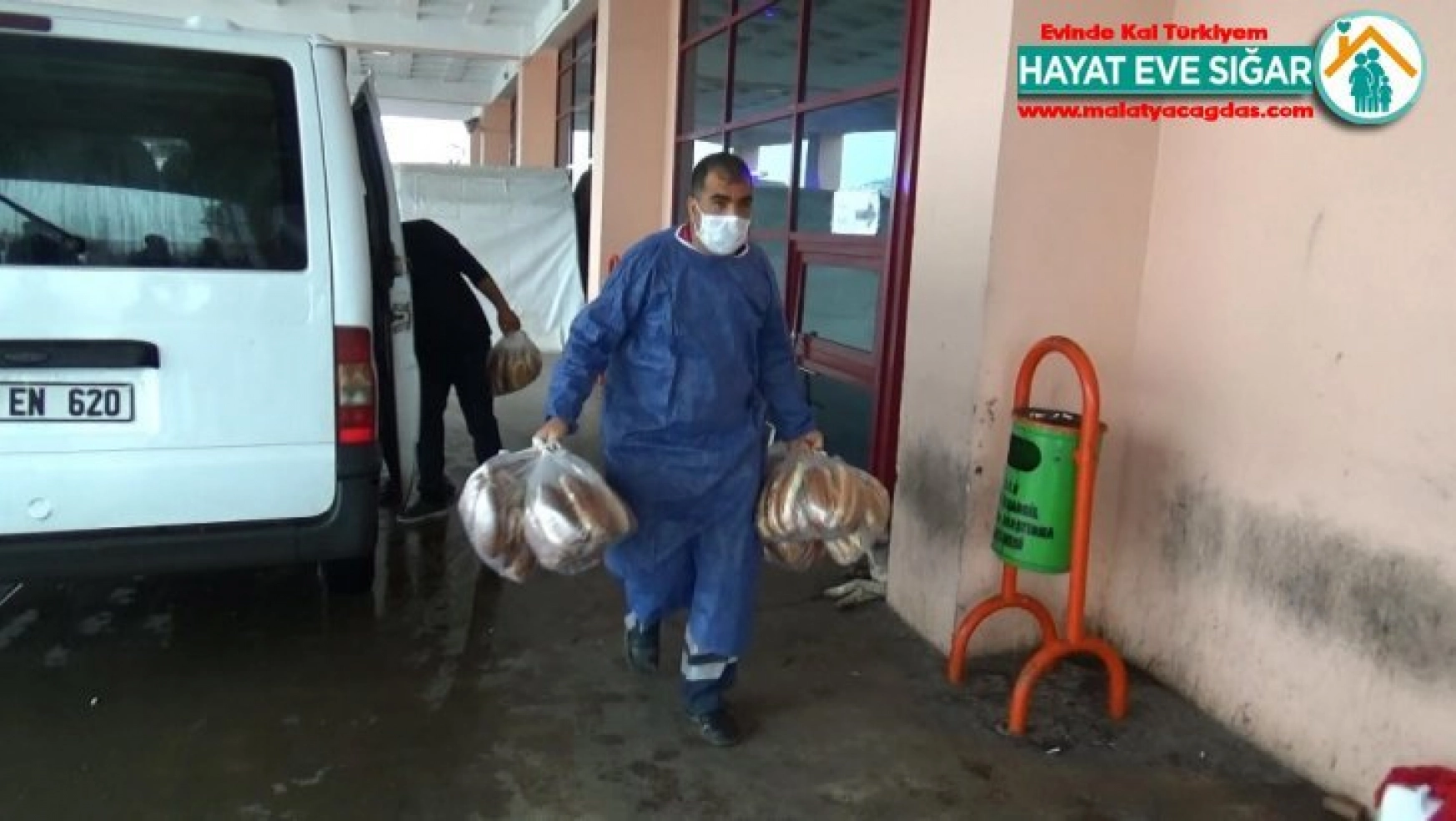 Diyarbakır'daki sağlık çalışanlarına bir destekte Gün Medya'dan