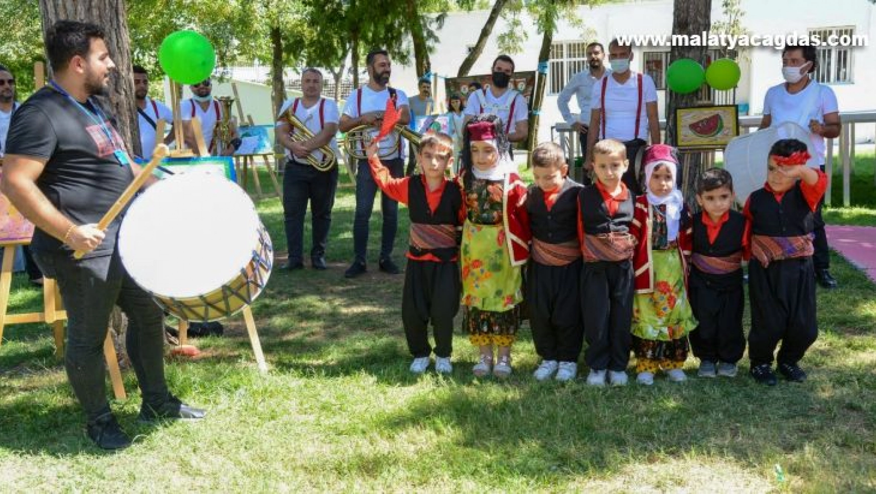 Diyarbakırlı miniklerden 'Karpuz Festivali'