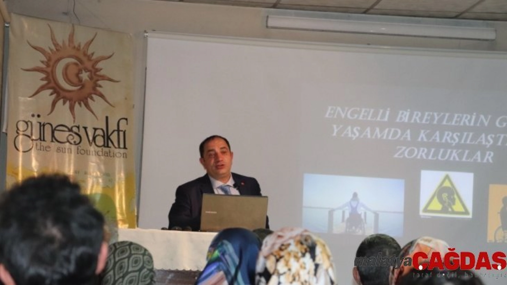 Doç. Dr. Erciş, 'Engellilerin Güncel Sorunları'nı  anlattı