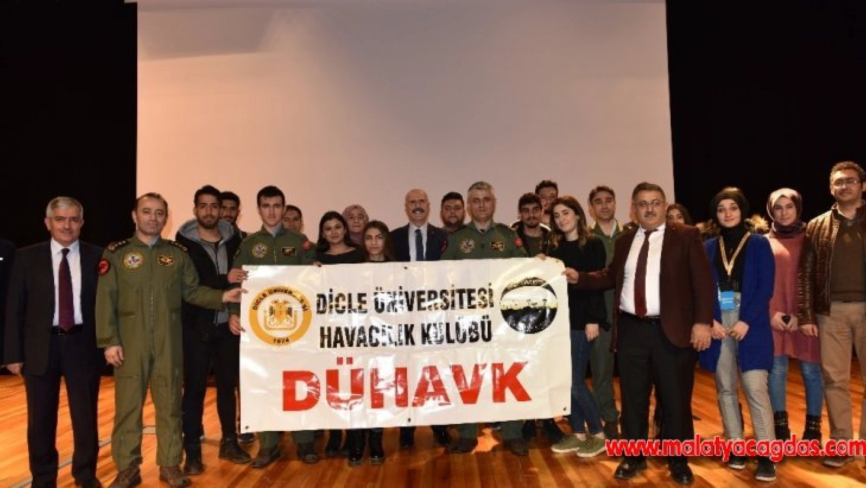 DÜ'de sivil havacılık öğrencilerine jandarma havacılığı tanıtıldı