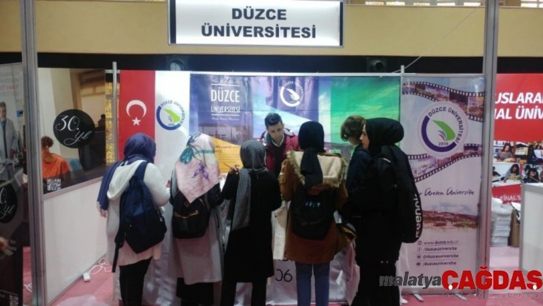 Düzce Üniversitesi Sakarya'da Üniversite Adaylarıyla Buluştu