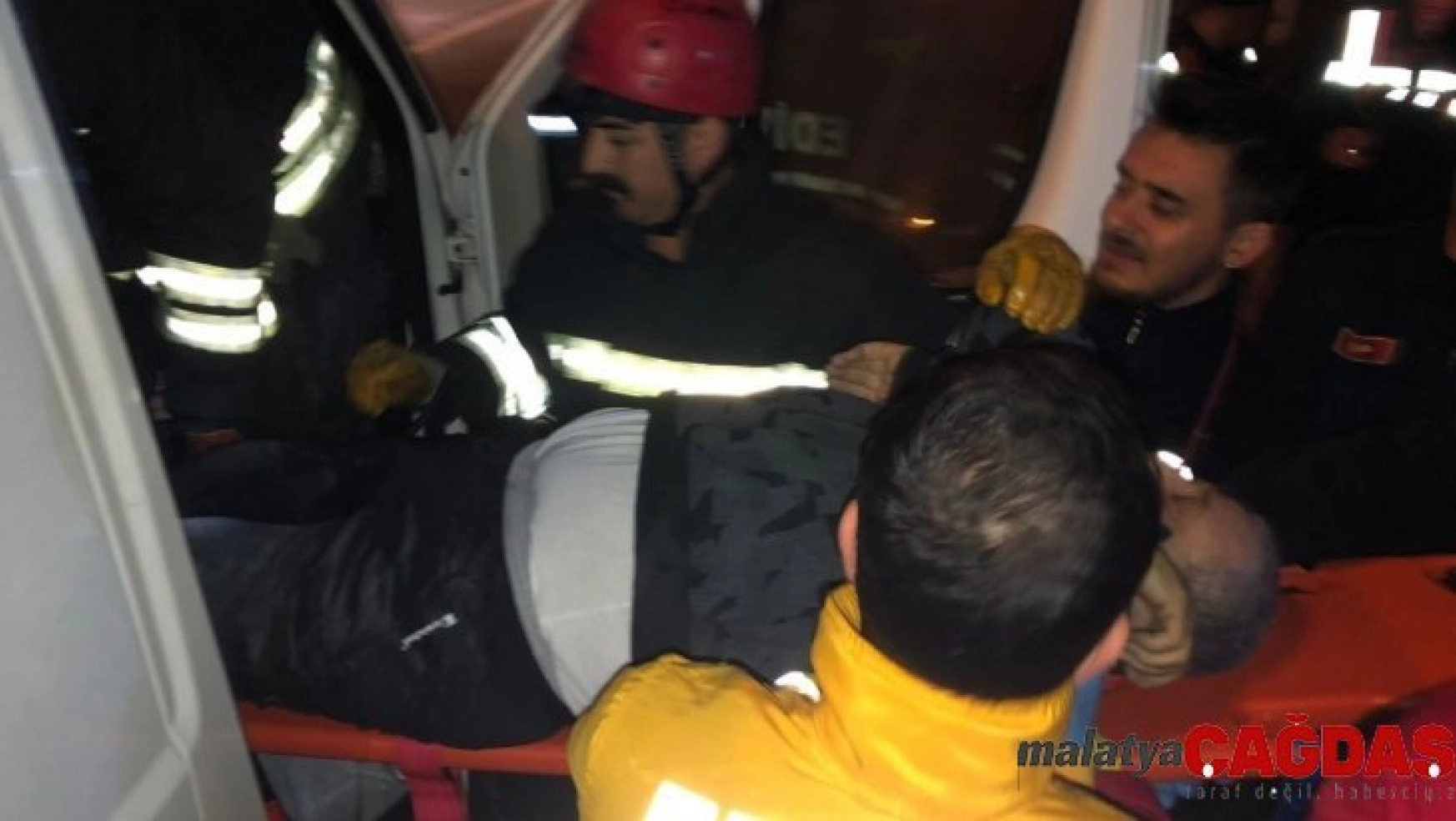 Edirne'de kamyonet ile yanıcı madde yüklü tanker çarpıştı:1 ölü