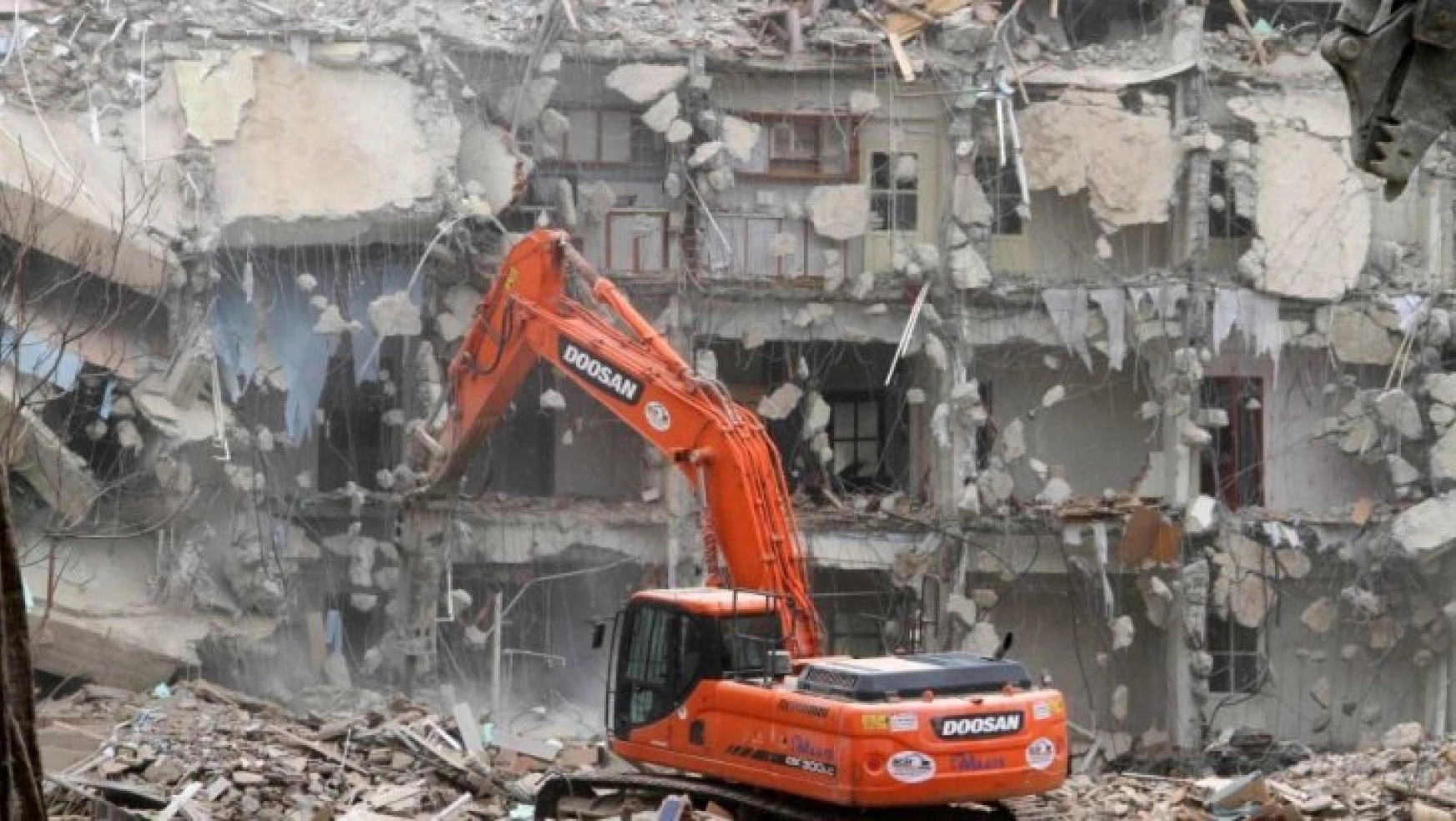 Elazığ'da 275 binanın yıkım işlemi tamamlandı
