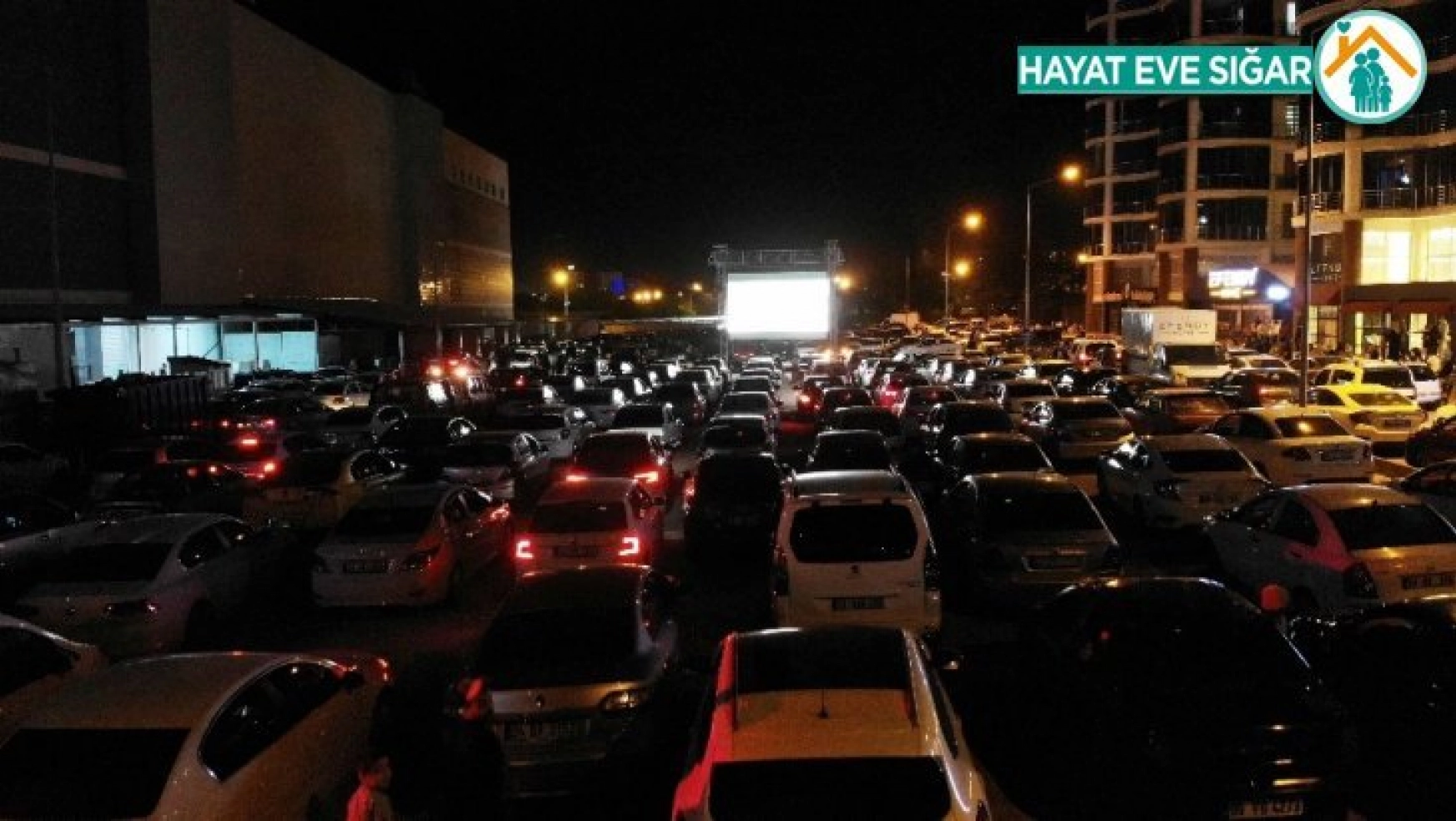 Elazığ'da Arabada Nostaljik Sinema etkinliği