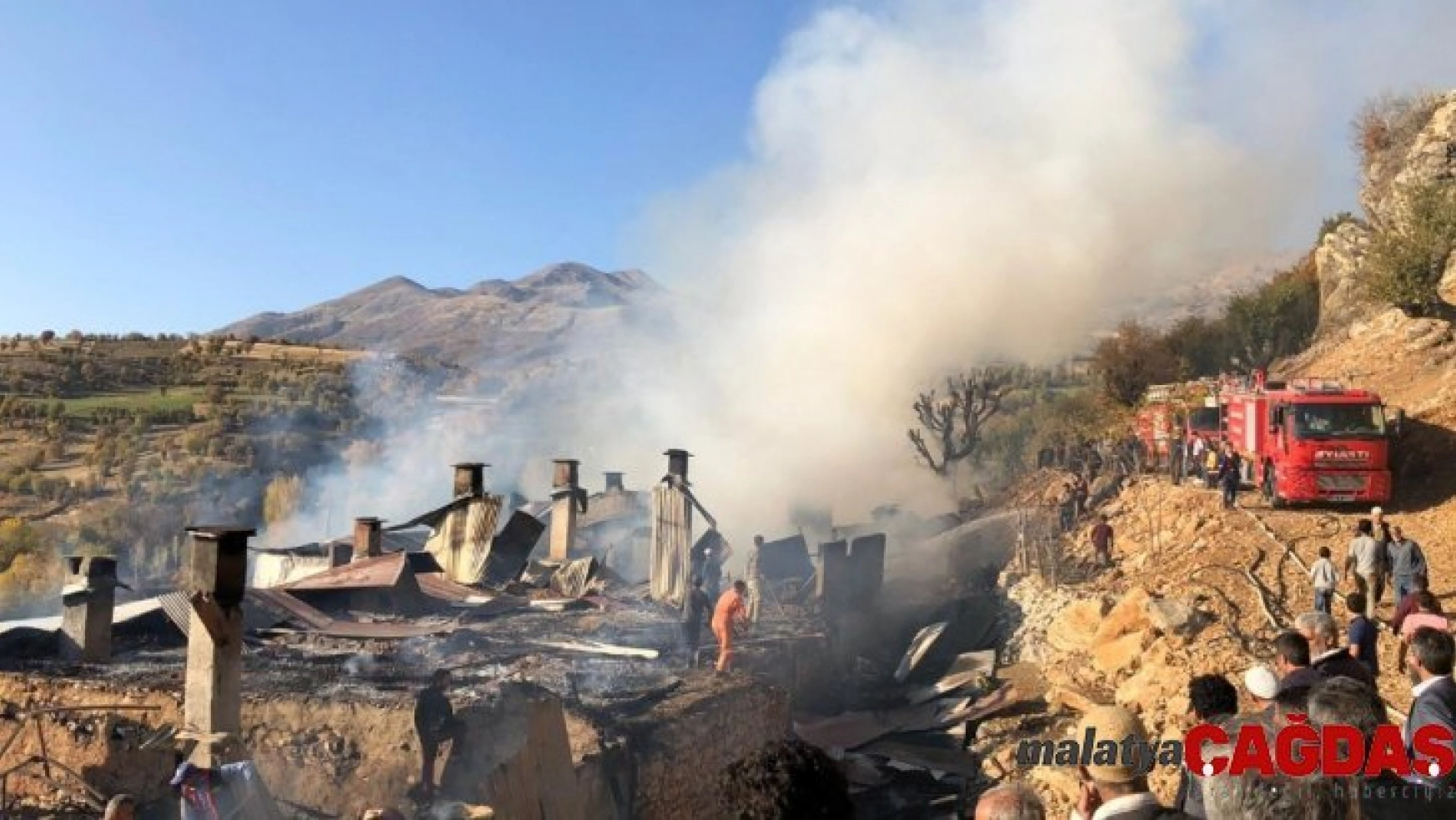 Elazığ'da bir köyde 6 ev yandı