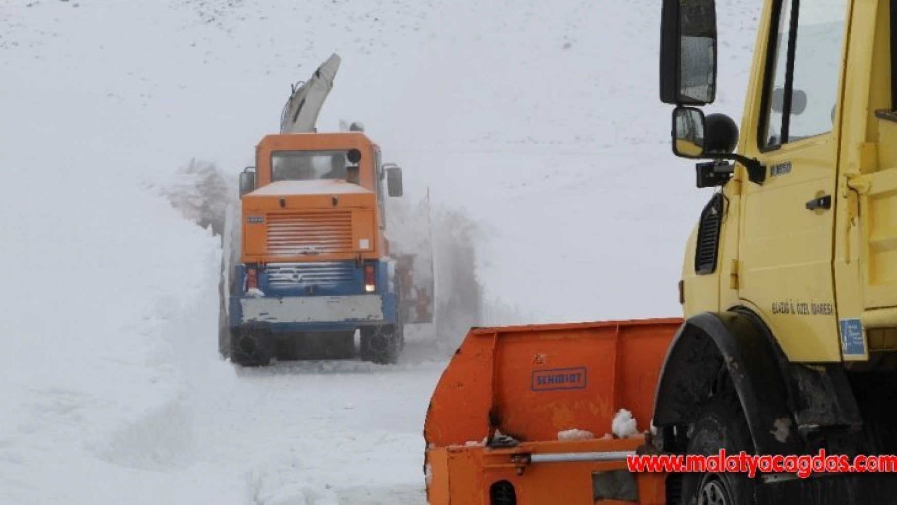 Elazığ'da kar nedeniyle 314 köy yolu kapalı