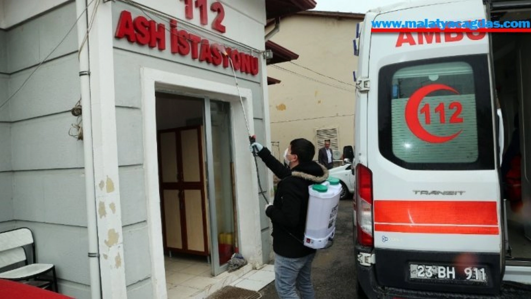 Elazığ'da korona virüsüne karşı dezenfekte çalışmaları sürüyor