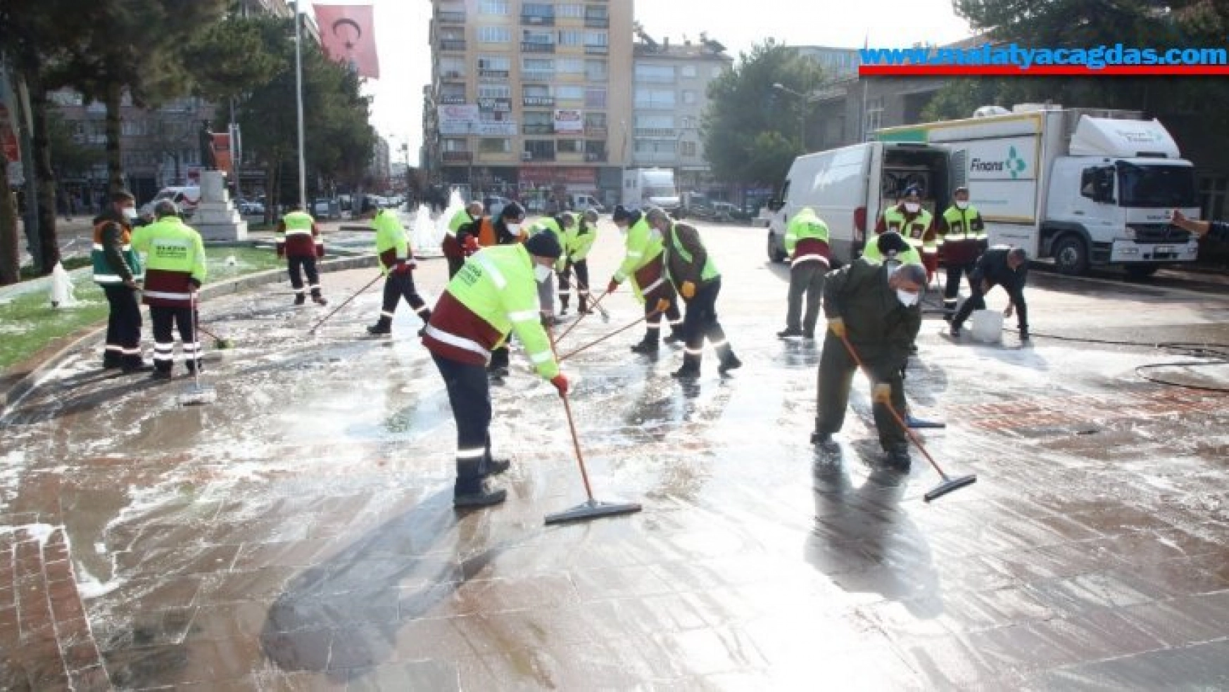 Elazığ'da korona virüsüne karşı kapsamlı temizlik