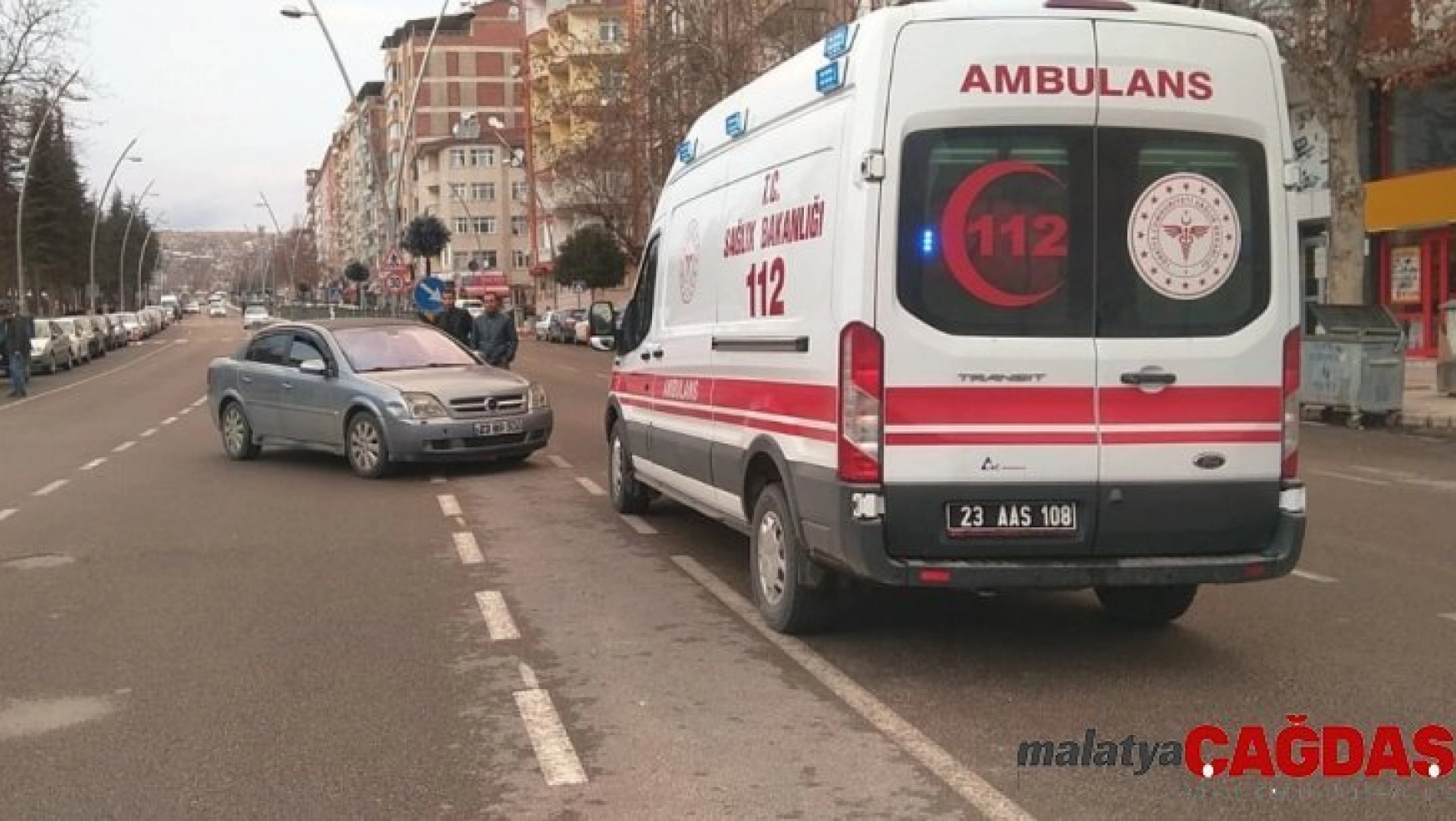Elazığ'da motosiklet ile otomobil çarpıştı:1 yaralı