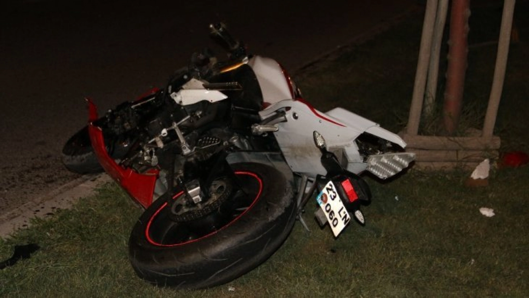 Elazığ'da motosiklet kazası: 1 ölü, 2 yaralı