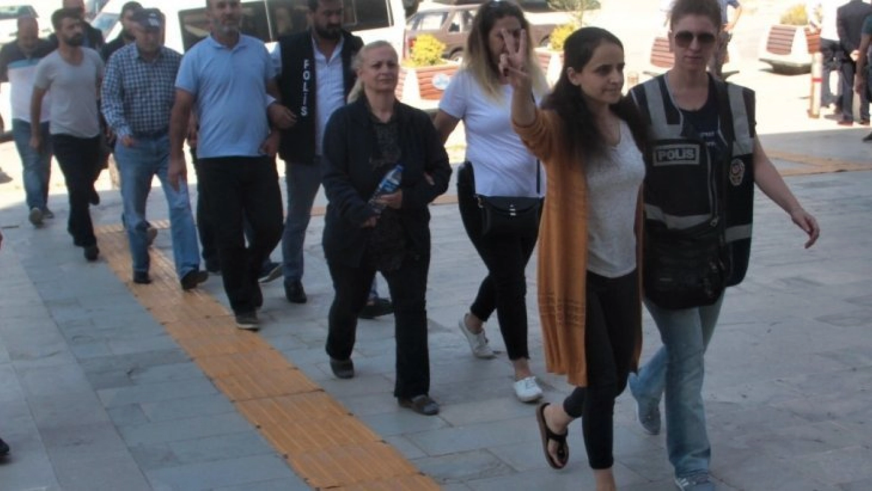 Elazığ'da PKK/KCK operasyonu, HDP'nin İl Eş  Başkanı tutuklandı