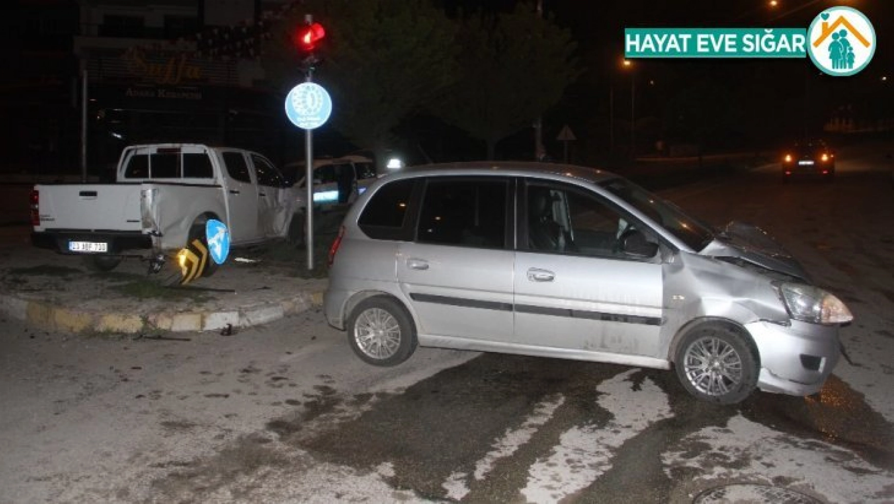 Elazığ'da trafik kazası:2 yaralı