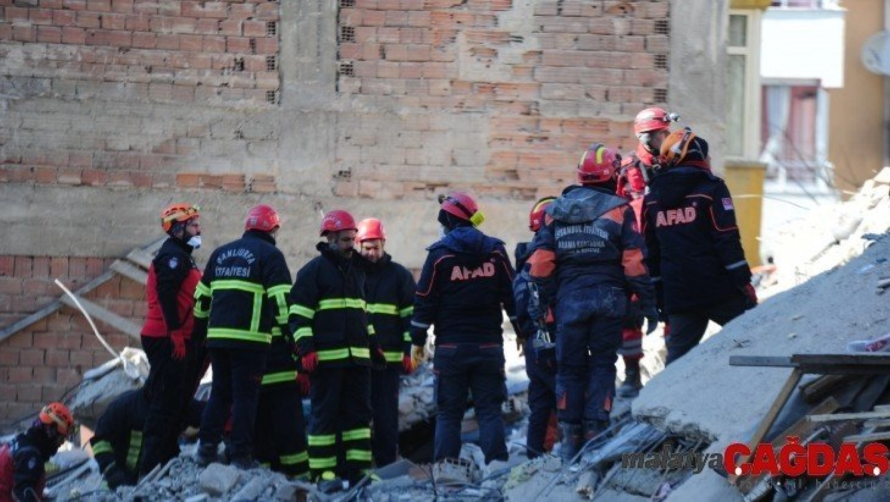 Elazığ depreminde hayatını kaybedenlerin sayısı 35'e yükseldi