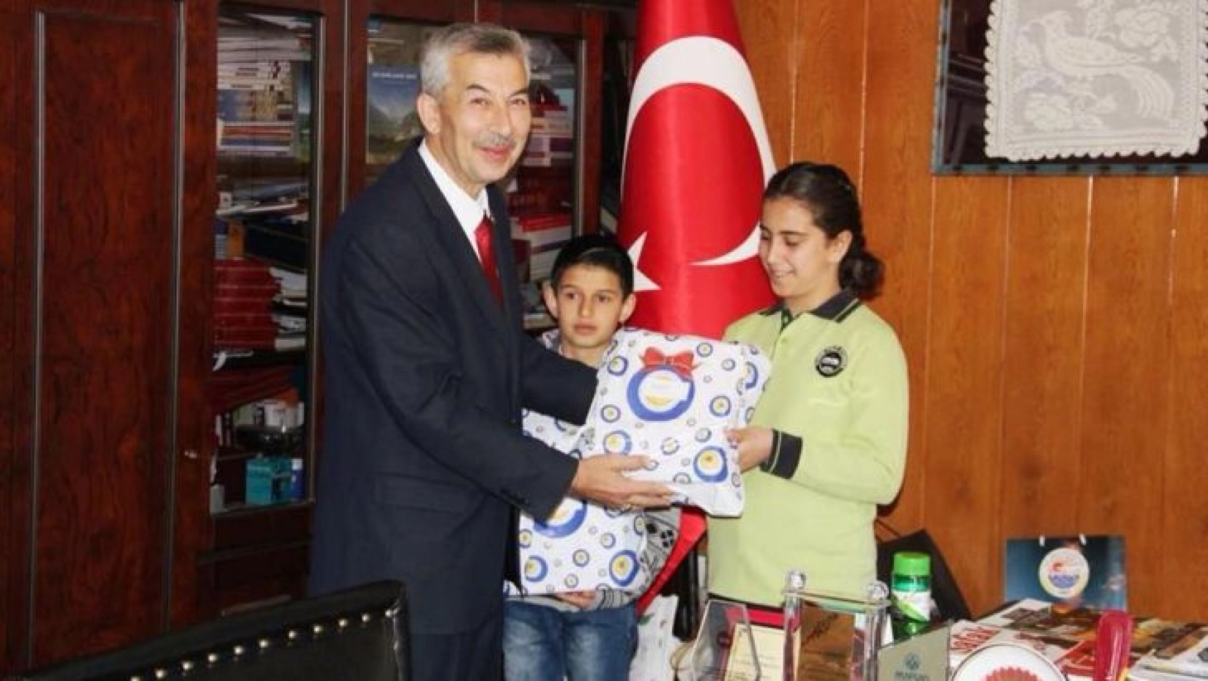 Başkan Cömertoğlu 23 Nisan Ulusal Egemenlik Ve Çocuk Bayramını Kutladı