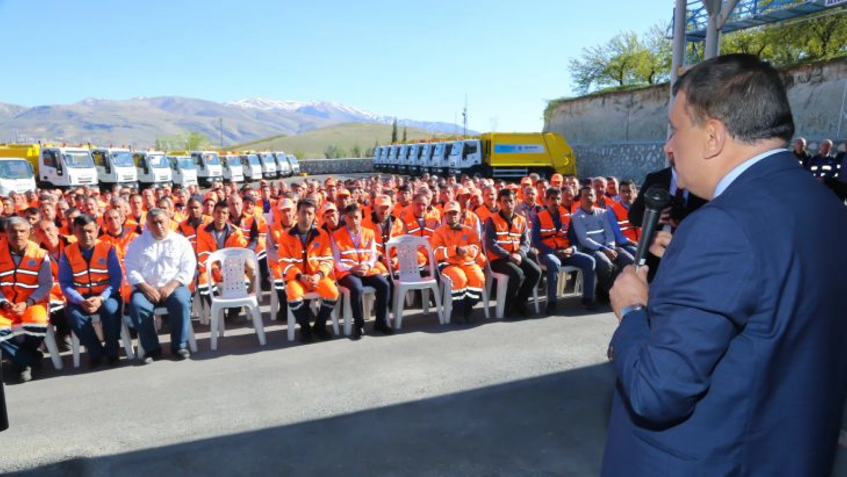 Başkan Gürkan, 'Temizlik İşlerinde Çalışan Arkadaşlarımızdan Memnunum'