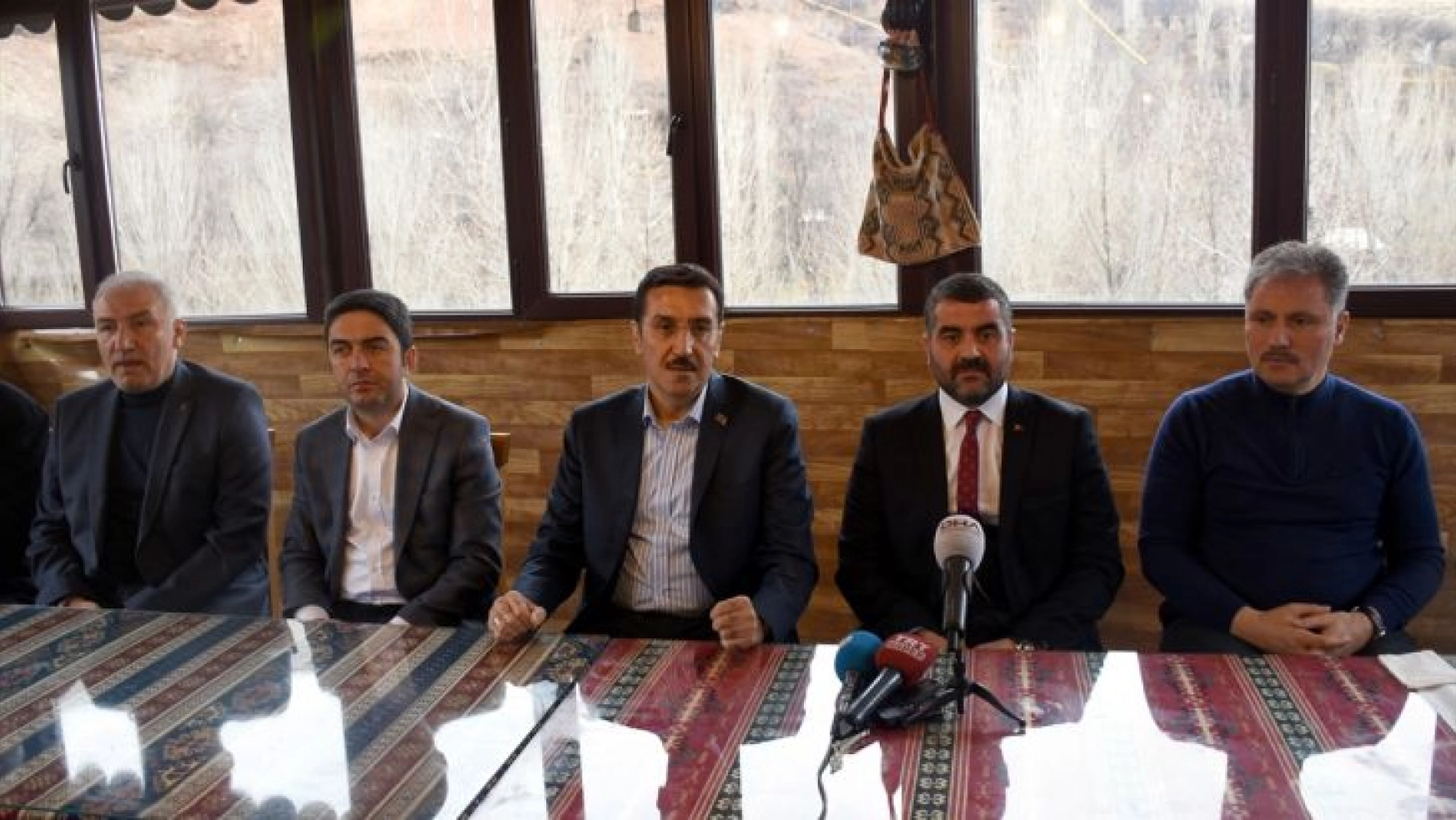 Tüfenkci, AK Parti, MHP ve CHP il başkanlarıyla bir araya geldi.