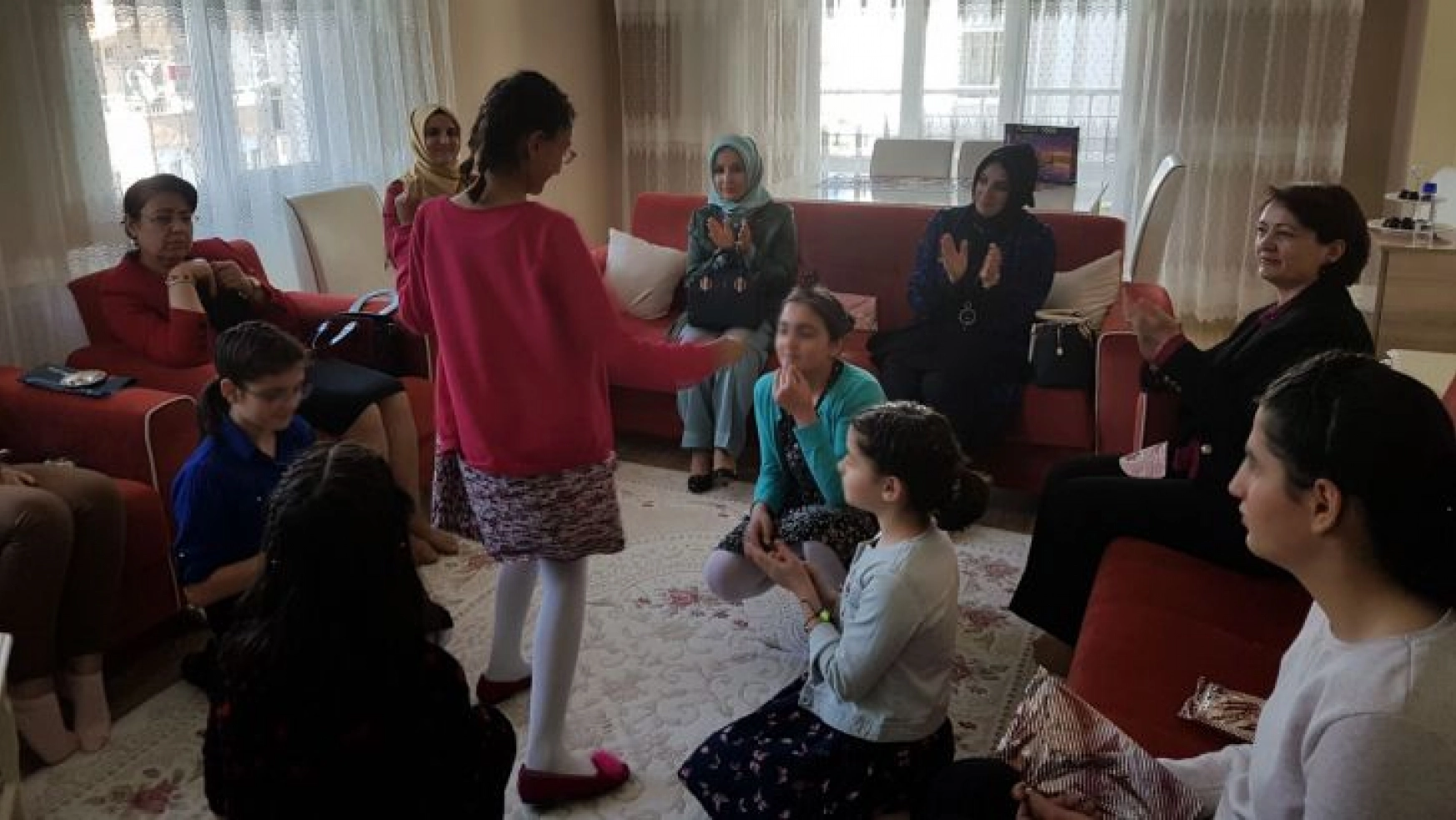 Bayan Tüfenkci ve Kaban, Miad Çocuk Evleri ve Bir Koruyucu Aileyi Ziyaret Ettiler