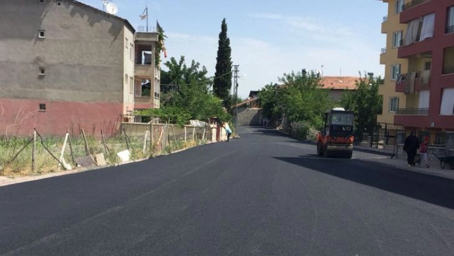 Battalgazi Belediyesi 22 Sokakta Sıcak Asfalt Çalışması Yaptı