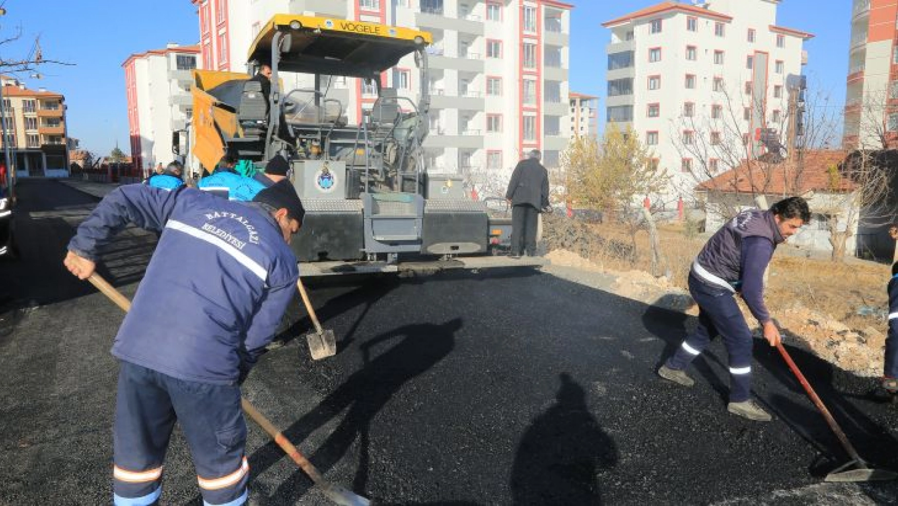 Battalgazi Belediyesinin asfaltlama çalışmaları