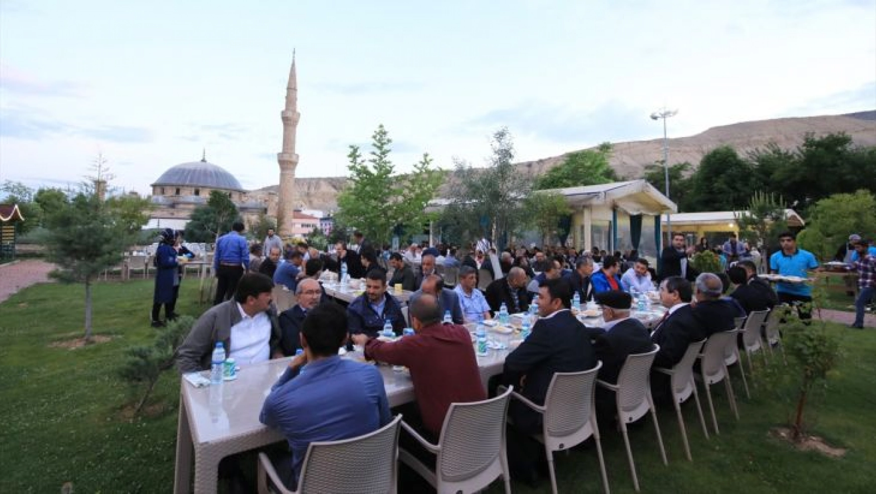 Darende Belediyesinden esnafa iftar