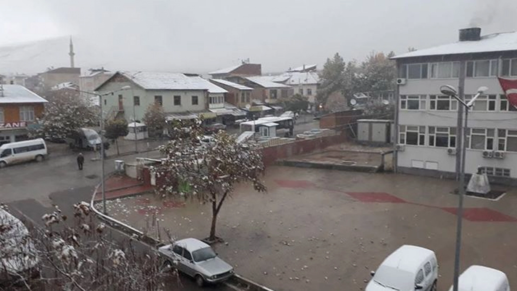Baskil'de kar yağışı