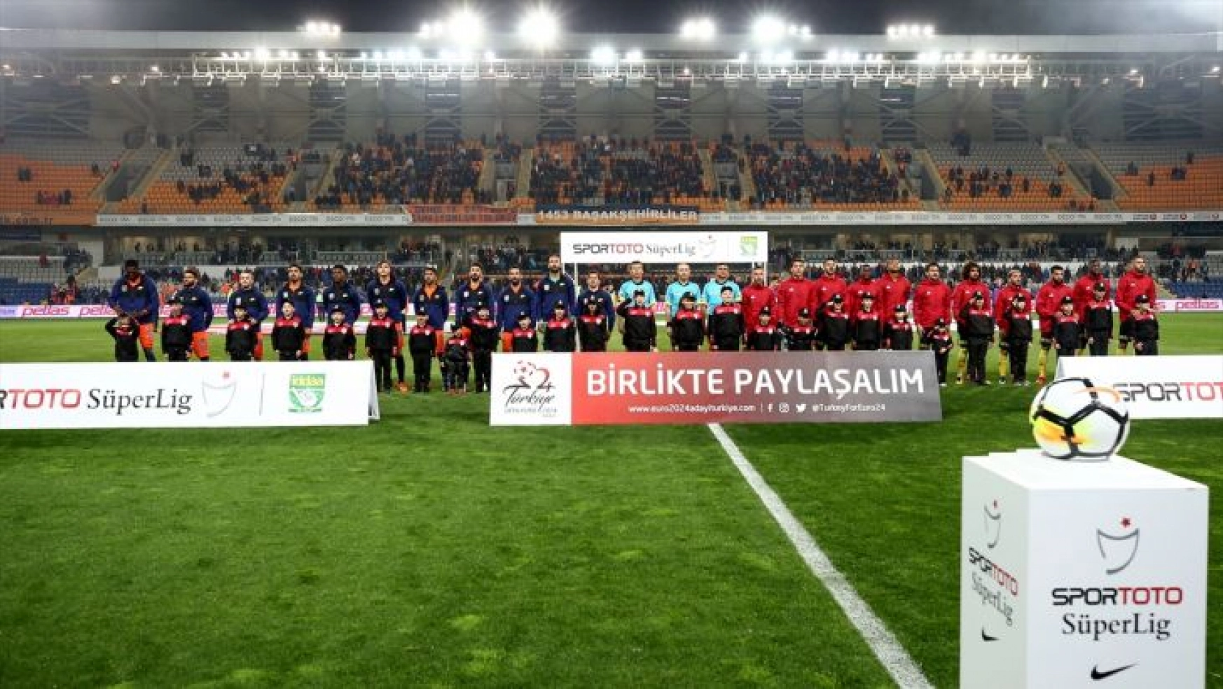 Evkur Yeni Malatyaspor Başakşehir'e 1-0 Mağlup Oldu