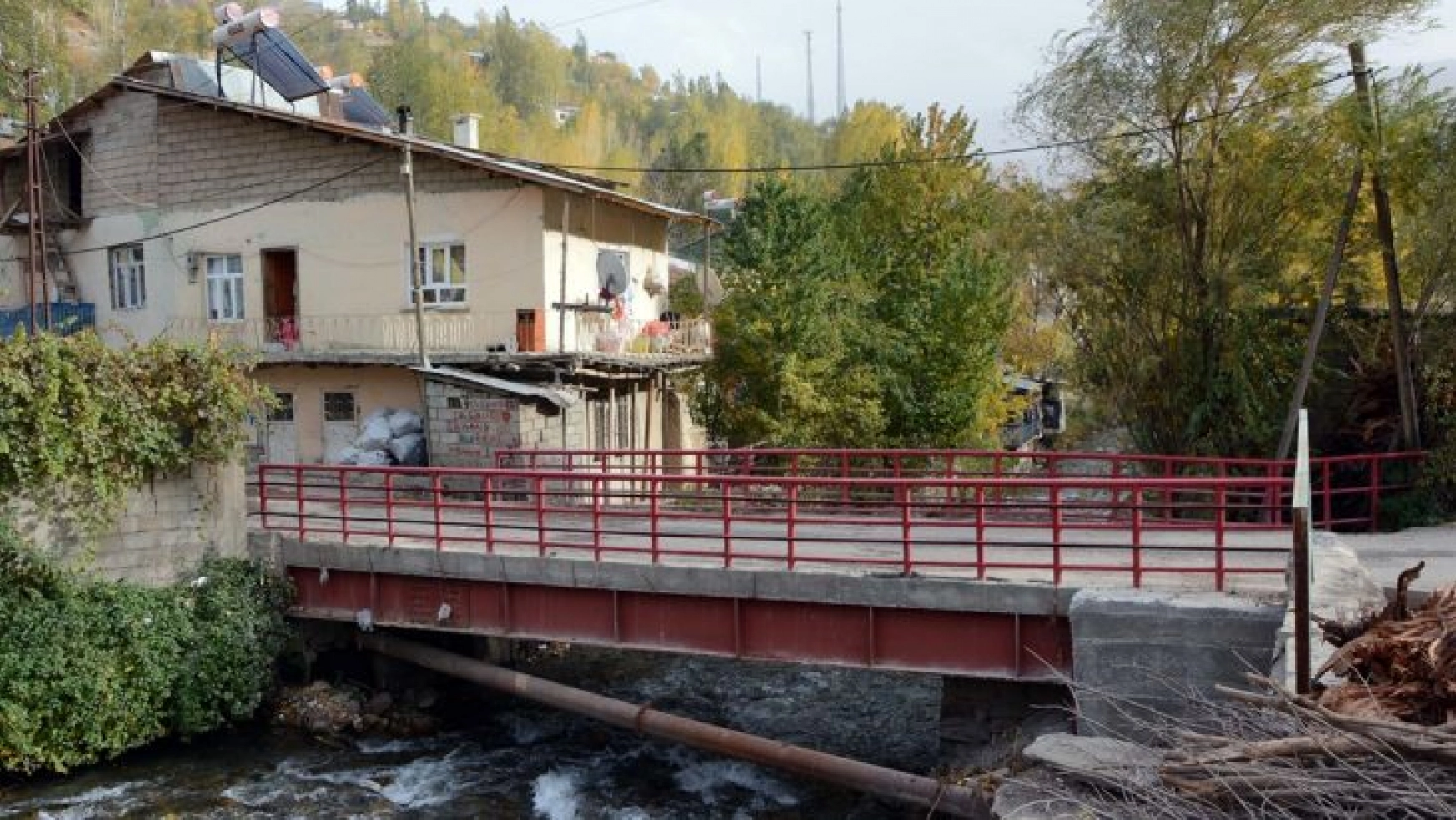 Teröristler için yaptırılan köprü ile 5 köprü onarıldı