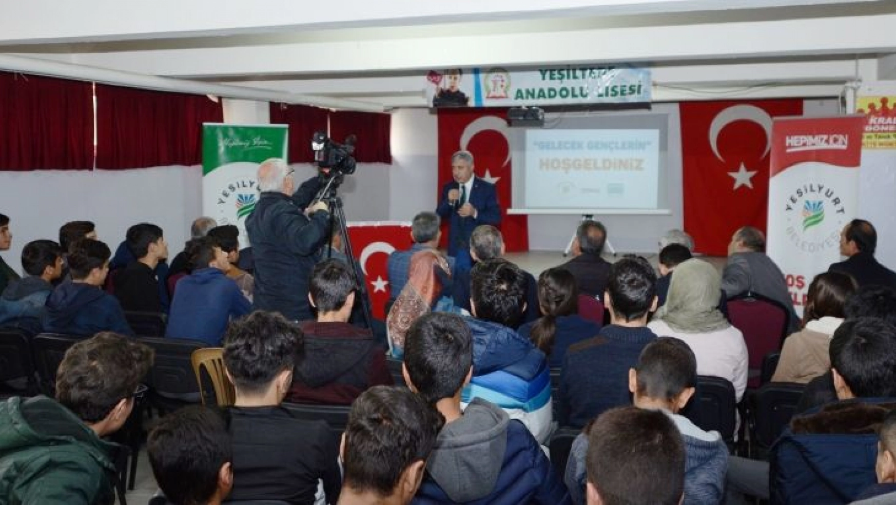 Polat, 'Türkiye Okuyan Gençlikle Hedeflerine Ulaşacak' 