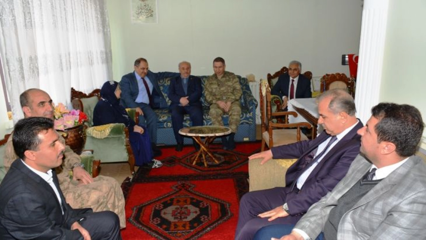 Vali Kaban Afrin'de yaralanan askeri ziyaret etti
