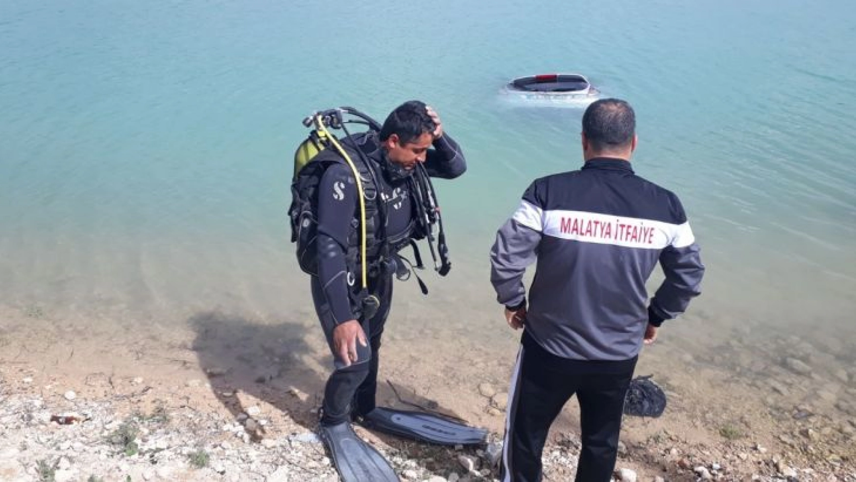 Malatya'da otomobil gölete uçtu: 2 yaralı