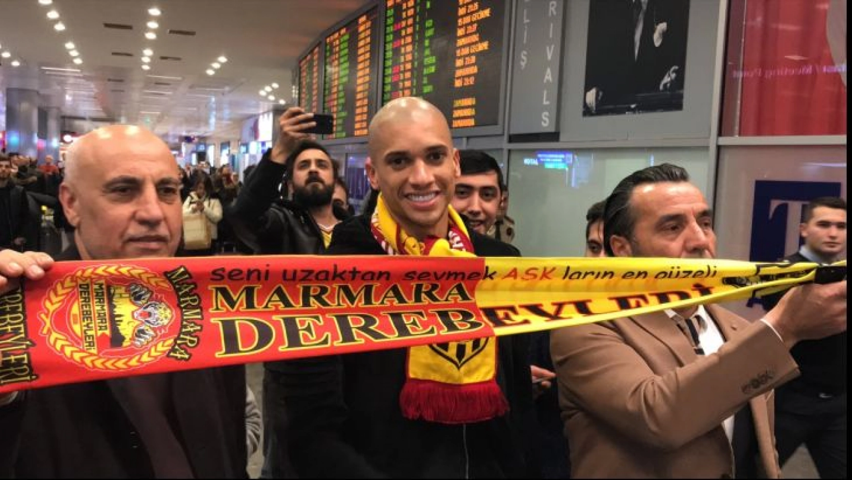 Evkur Yeni Malatyaspor'un yeni transferi İstanbul'da