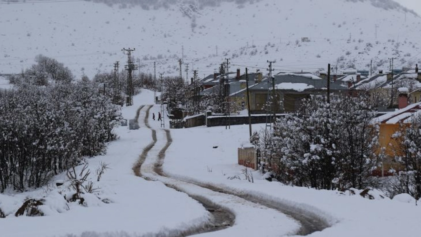 Bingöl'de ulaşıma kar engeli