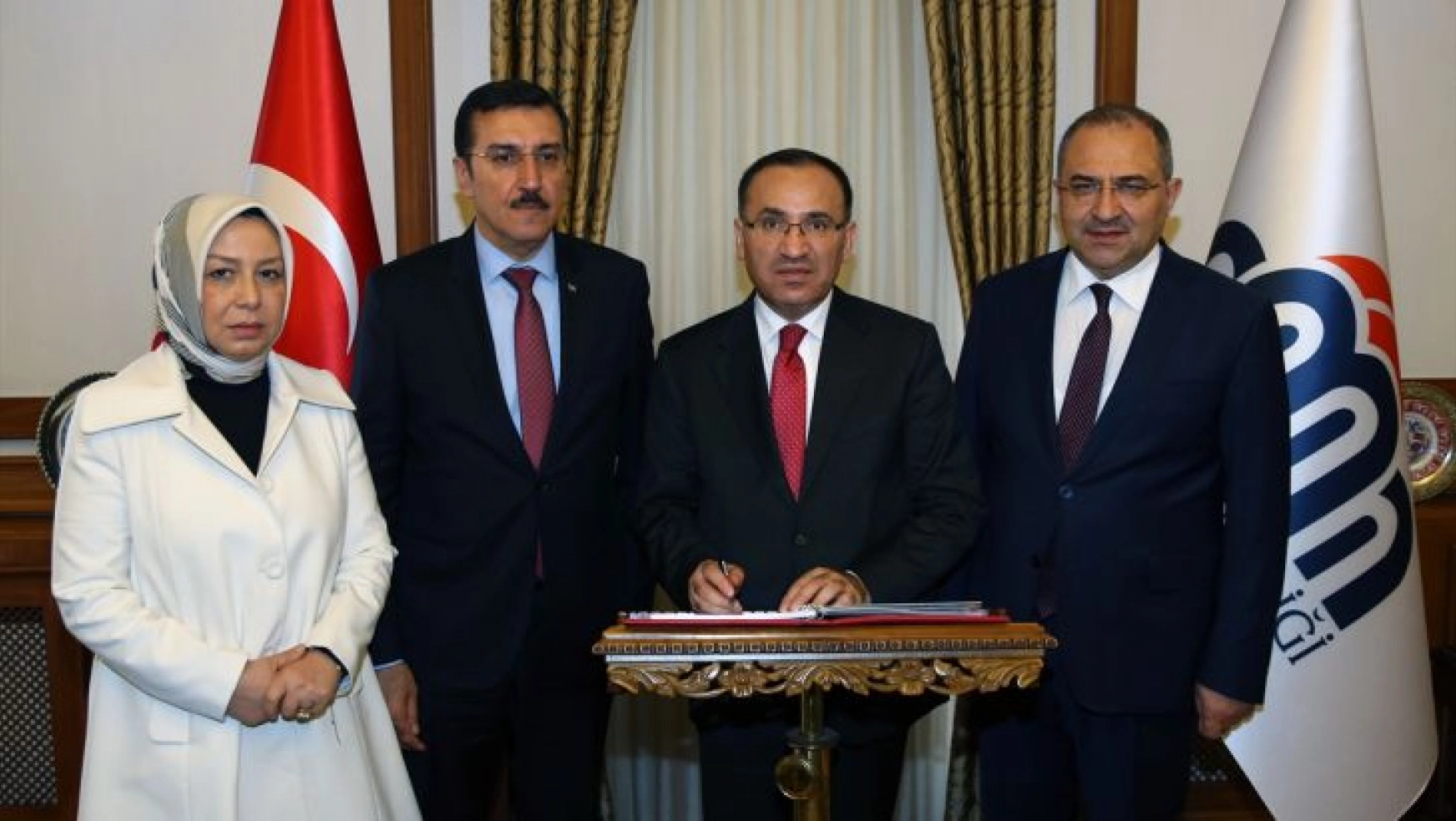Başbakan Yardımcısı Bekir Bozdağ, Malatya Valiliği'ni ziyaret etti.